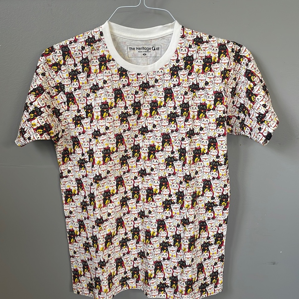 New T-shirt Cat Print Size M